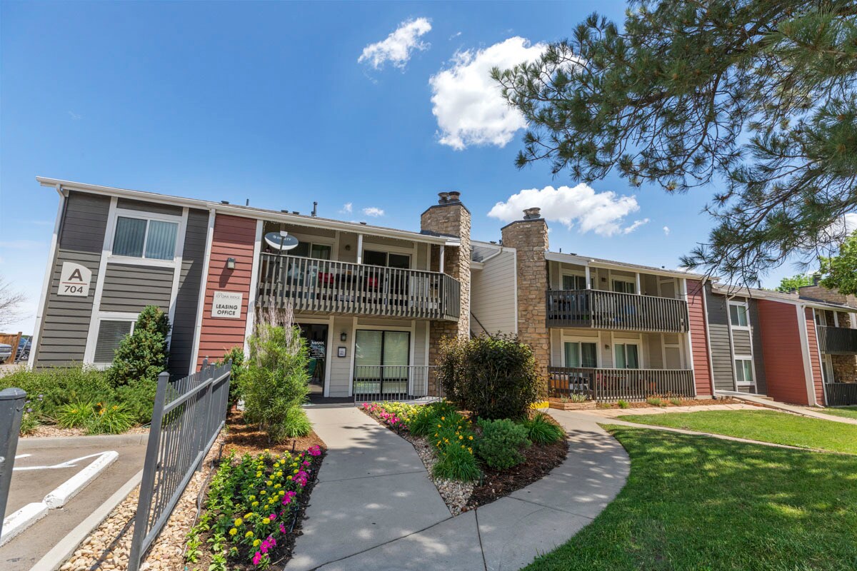 Oak Ridge Apartments Aurora
