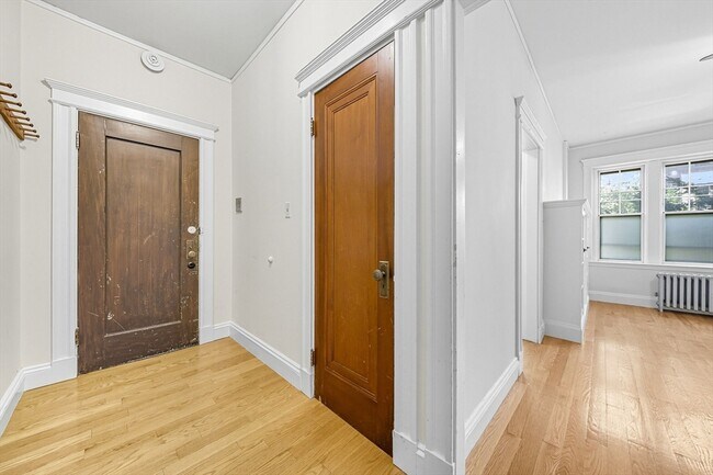 Building Photo - 4 Crawford St