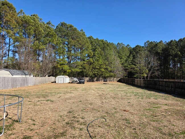 Building Photo - Close to Base, Far from the Traffic – 4BR Home Near MCAS New River