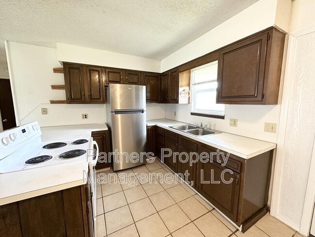 Building Photo - 101 Pine Ave