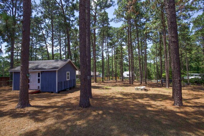 Building Photo - Retro Ranch only minutes from downtown Sou...