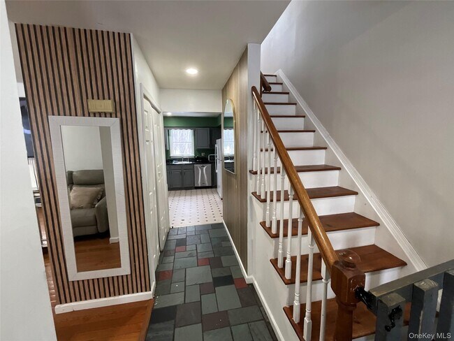 Building Photo - 7 Palmer Ave