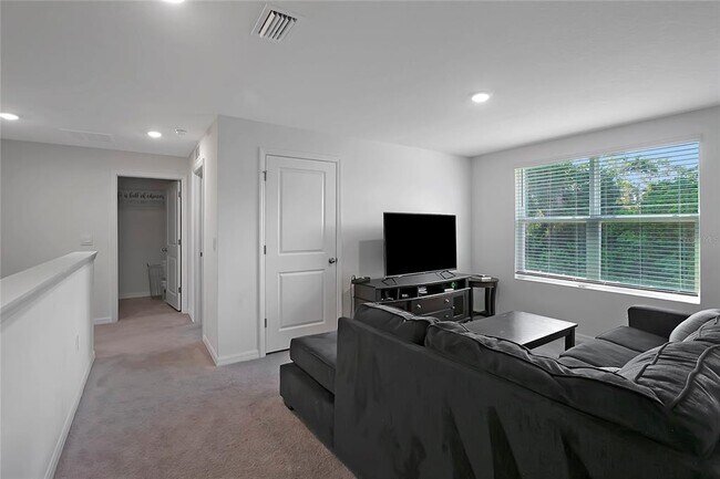 Building Photo - 7737 Rosewood Gdn Lp
