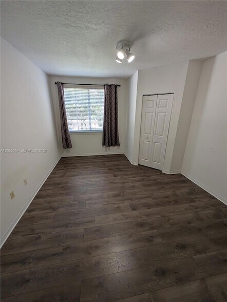 Building Photo - 6831 SW 44th St