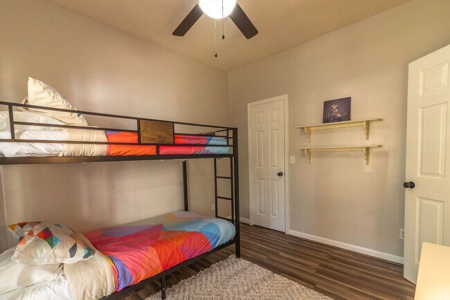 Building Photo - 9 Walthour Cove