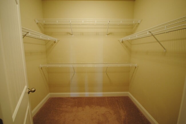 Building Photo - 200 Gateway Condos Dr