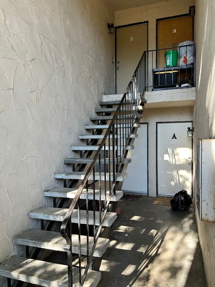 Building Photo - 1271 Murray Ave