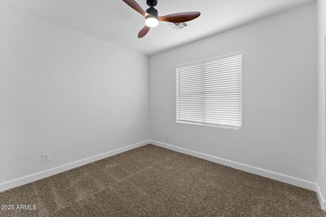 Building Photo - 3557 S Halsted Ct