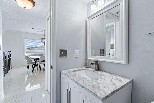 Building Photo - 719 Pinellas Bayway S