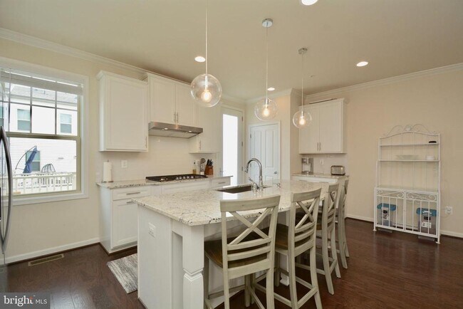 Building Photo - 22305 Broadway Ave