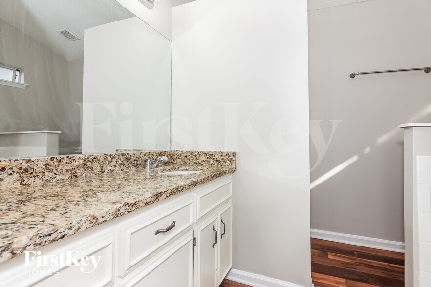 Building Photo - 150 Domino Ct