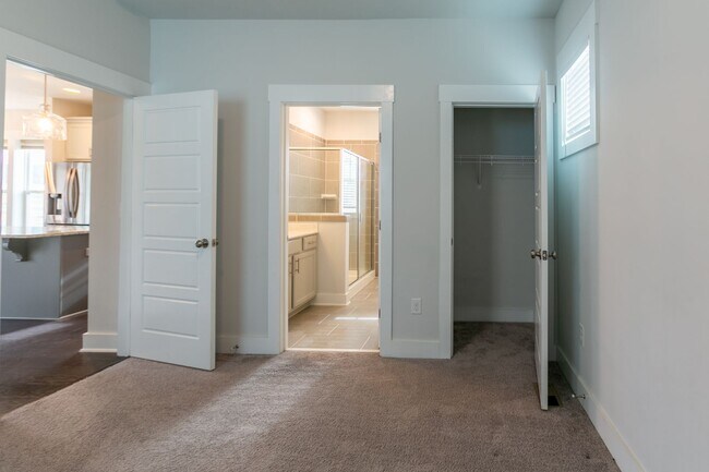 Building Photo - Beautiful 3 Bed/2.5 bath cottage in Chatham Park Available early September