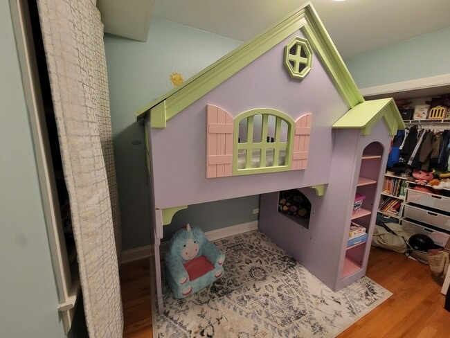 Building Photo - 1258 W Winona St