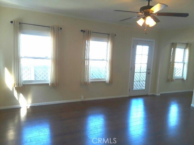 Building Photo - 3607 Crest Dr