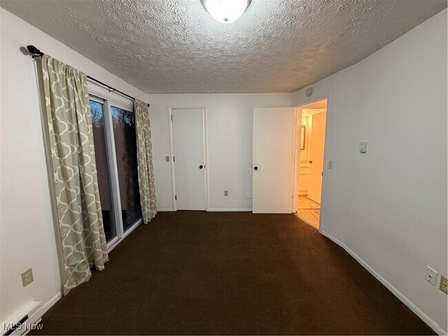 Building Photo - 4107 Orchard Dale Dr NW