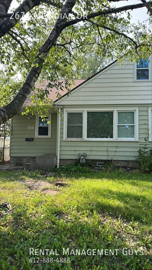 Building Photo - Large 3 Bedroom in Robbinsdale!