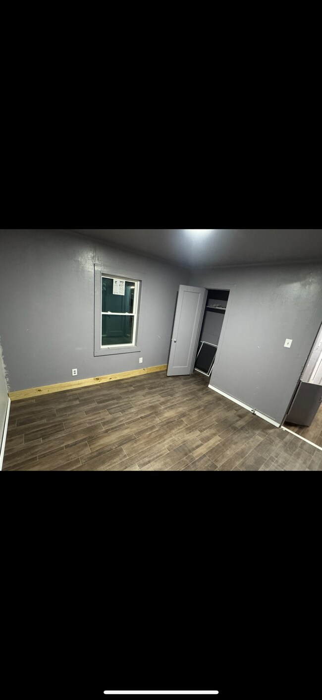 Building Photo - 2622 Court St