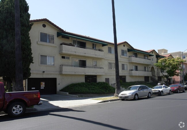 Building Photo - 121 S Manhattan Pl