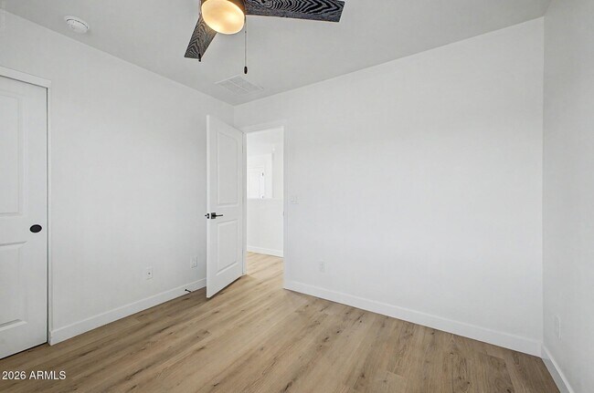 Building Photo - 141 W Latona Rd