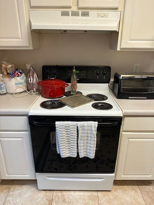 Building Photo - Cute 2 Bedroom 2 Bathroom 2 Car Garage Tow...