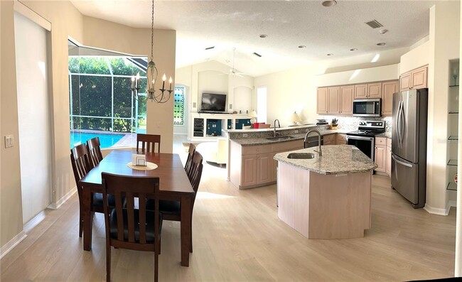 Building Photo - 8870 Huntington Pointe Dr