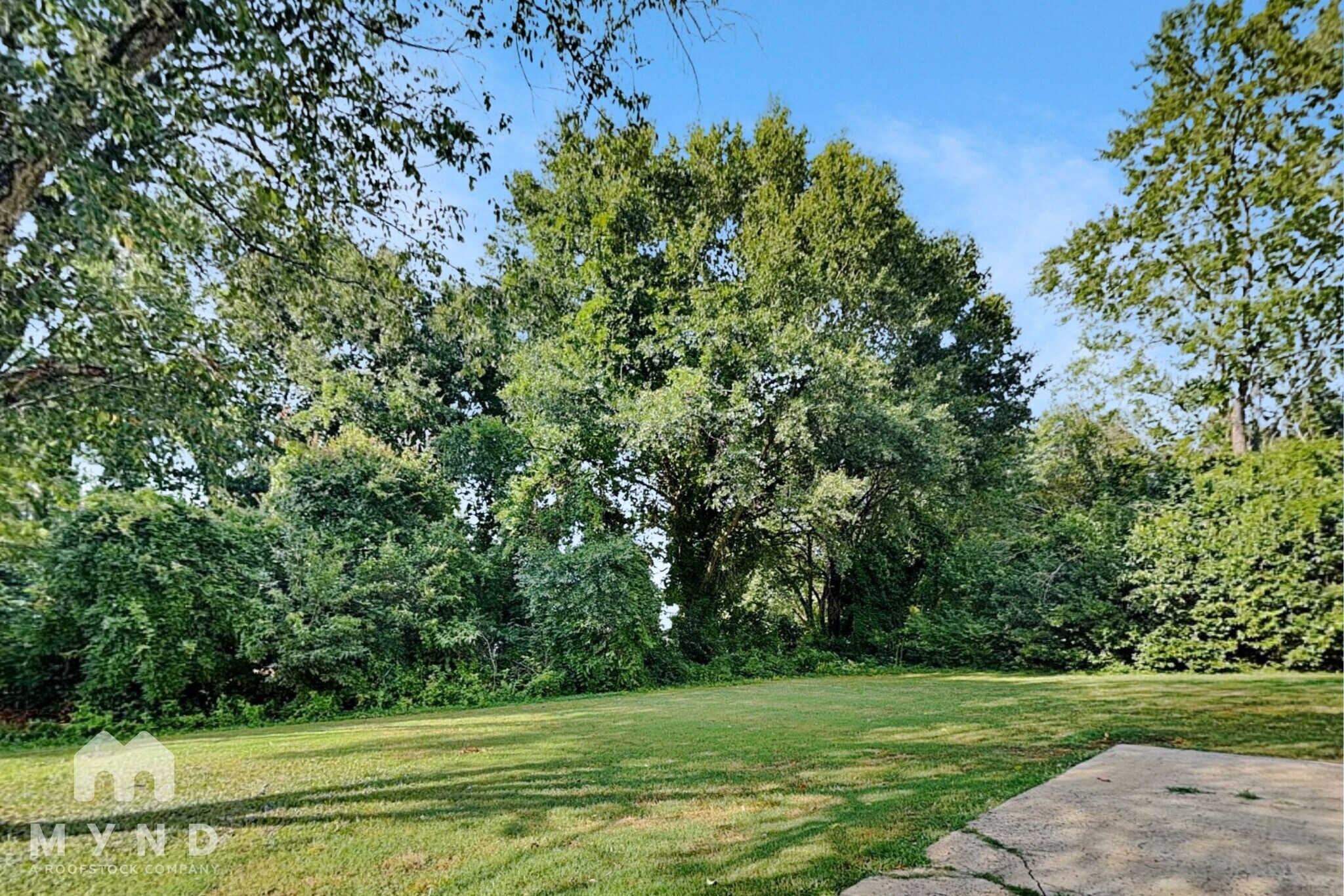 Building Photo - 547 Whitethorn Dr