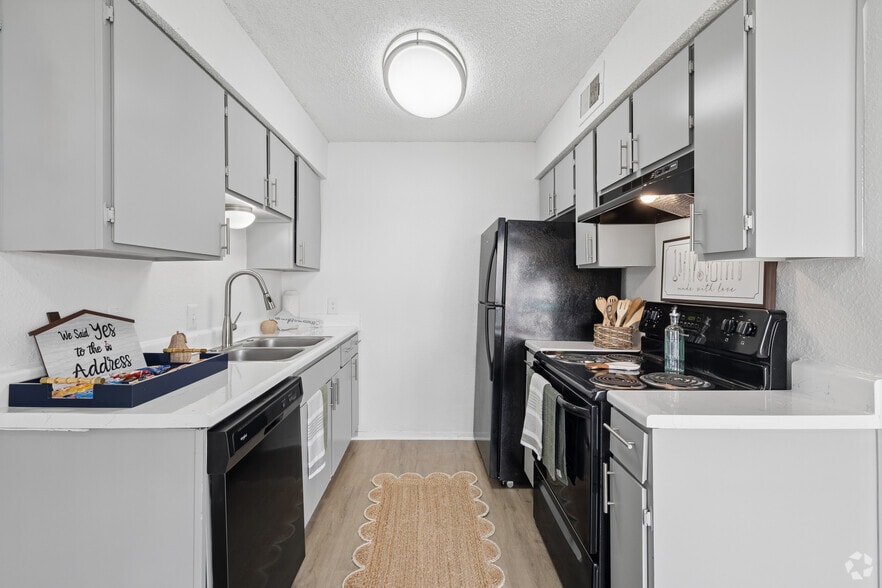 A3 Townhome 1BR, 1.5BA - 795SF - Kitchen - Residences at the Med