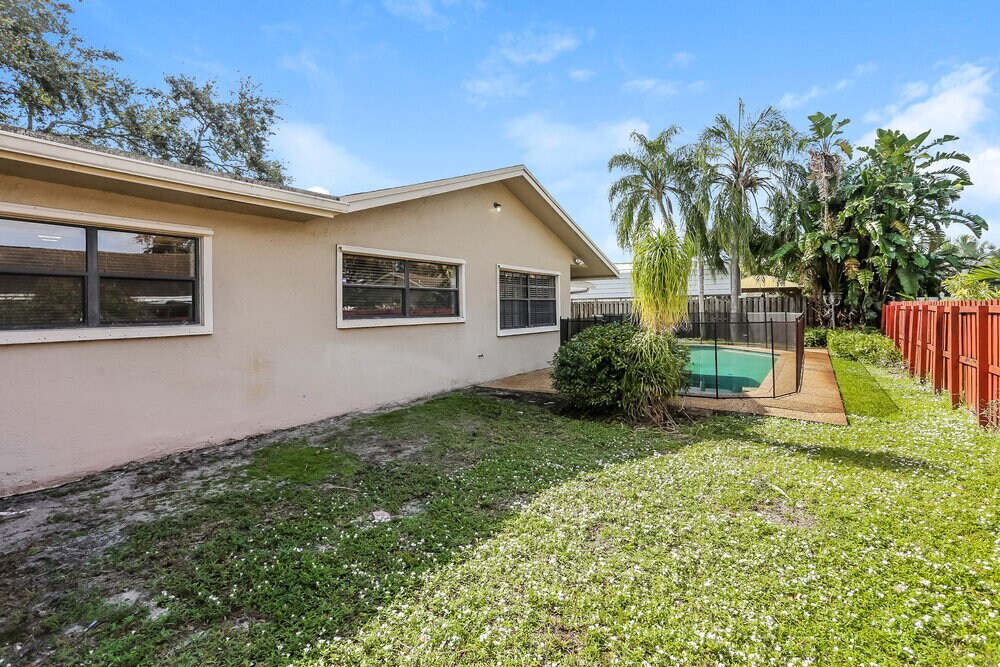 Building Photo - 6801 SW 43rd St