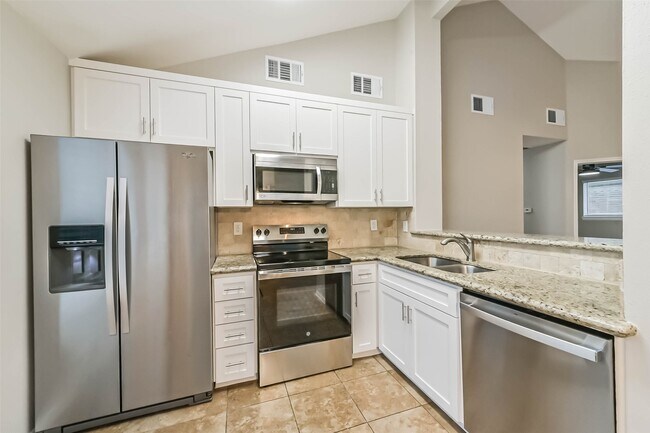 Building Photo - 18515 Meadows Way Dr