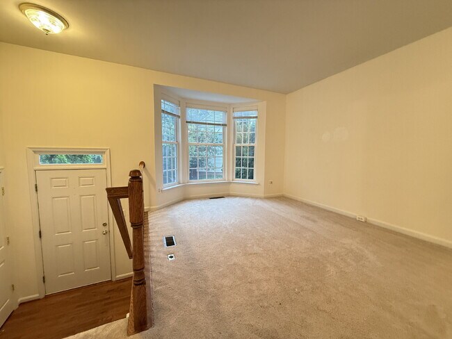 Building Photo - Exquisite Townhome in The Grove at Huntley Meadows