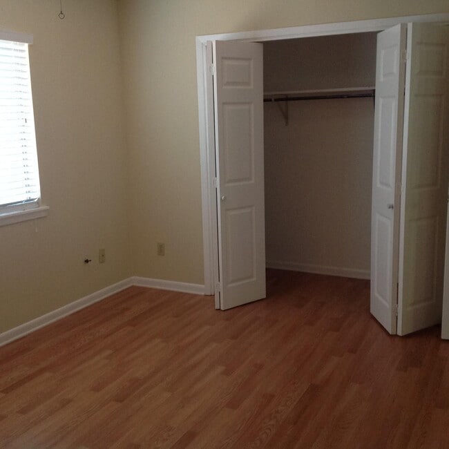 Building Photo - 132 Nebraska Ave NE