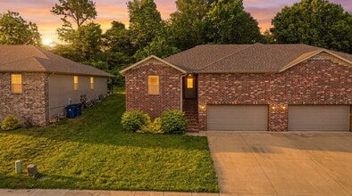 Building Photo - 1420 S Treetop Ct