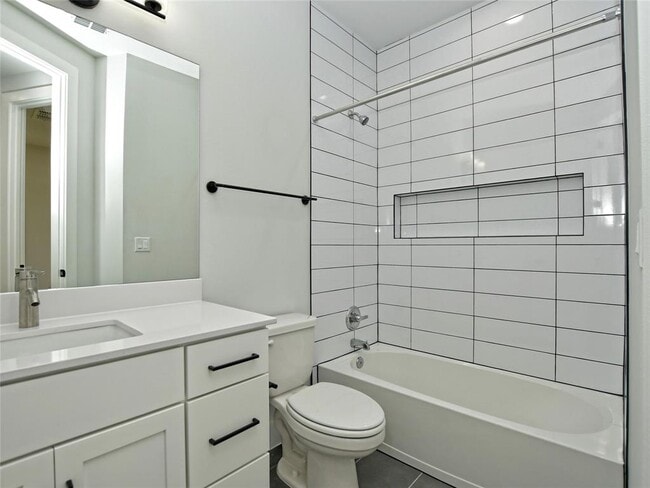 Building Photo - 1710 Adina St