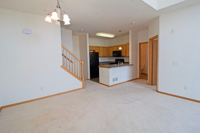 Building Photo - 6580 Olive Ln N
