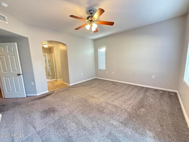 Building Photo - 1920 E Bell Rd