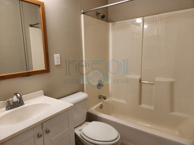 Building Photo - Ready For Showings! Great Find In North Little Rock