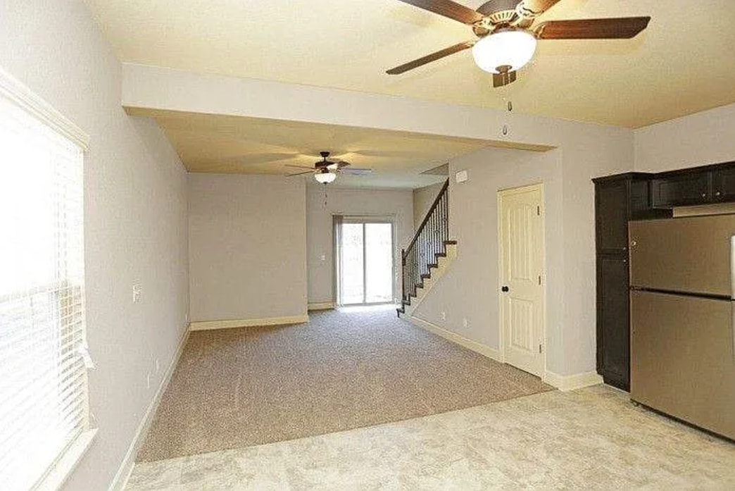 Building Photo - 2176 SW Timbertrace Ln