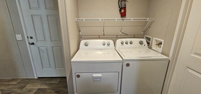 Building Photo - 209 Magnolia Pl