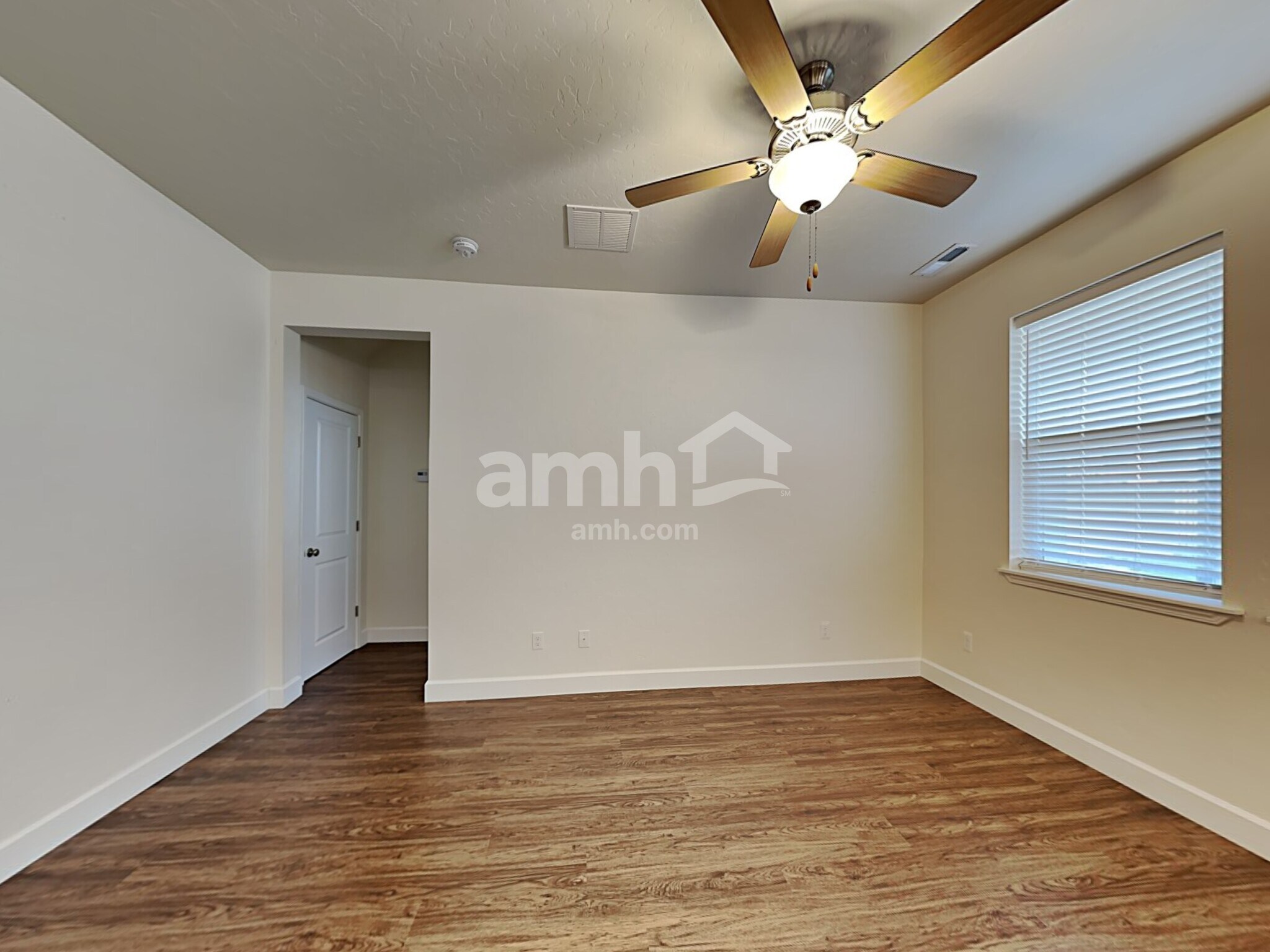 Building Photo - 332 E Sicily Dr