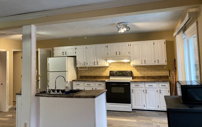 Building Photo - 1234 W County Rd 1300 N