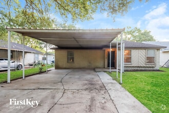 Building Photo - 2518 San Antonio St