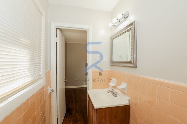 Building Photo - Move in before February 15th and get $100 OFF your rent for the first 3 months — PLUS a $250 Amaz...