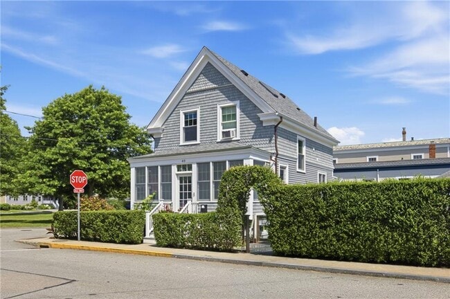 Building Photo - 40 W Narragansett Ave