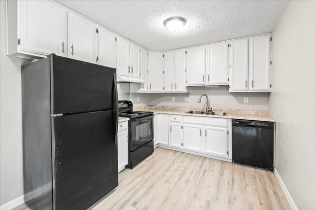 Building Photo - 9408 Big Ben Cir