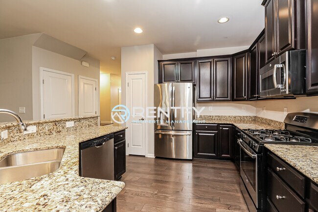 Building Photo - 3303 Major Samuals Way