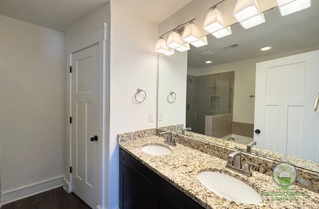 Building Photo - 28 Timber Oak Wy