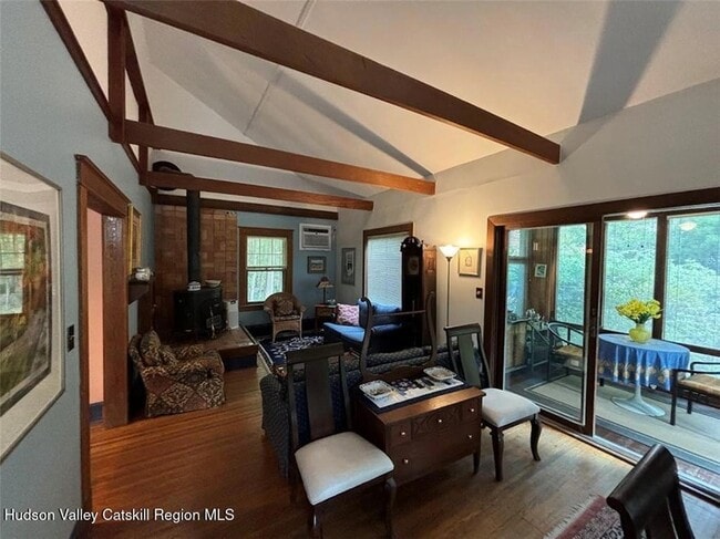 Building Photo - 123 Plains Rd