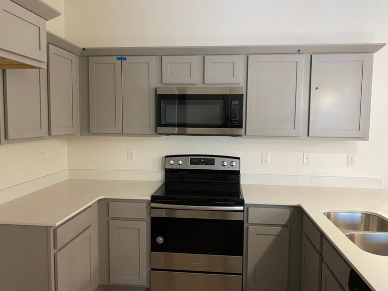 Building Photo - 684 N 380 W