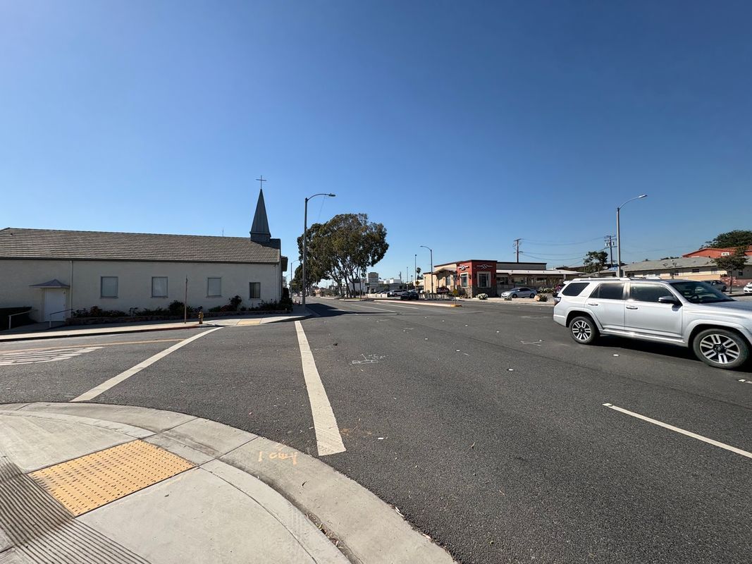 Building Photo - 1817 W Beverly Blvd