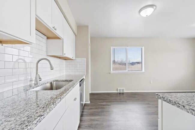 Building Photo - 1165 5th St